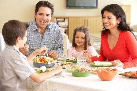 Ailece Yemek Yemenin Önemi Ailece Yemek Yemenin Önemi