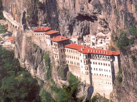 Rüyada Manastır Görmek Ne Demek ?